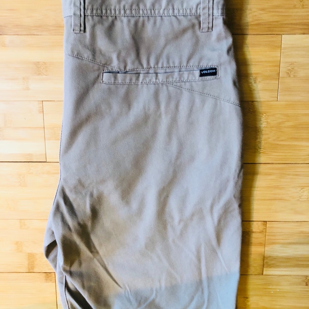 VOLCOM SHORTS - Picture 4 of 4